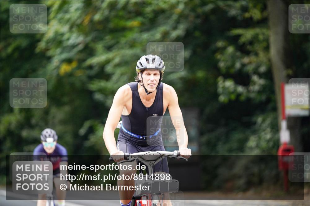 14.09.2025 - Stadtparktriathlon Michael Burmester http://msf.ph/oto/8914898 14.09.2025 12:44:55 Radfahren 1311, 1315, 1351, 1404 meine-sportfotos.de