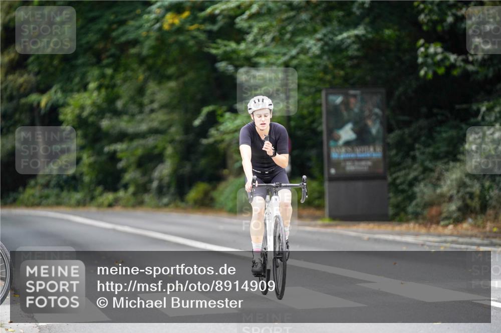 14.09.2025 - Stadtparktriathlon Michael Burmester http://msf.ph/oto/8914909 14.09.2025 12:45:06 Radfahren 1293, 1322, 1340, 1392 meine-sportfotos.de