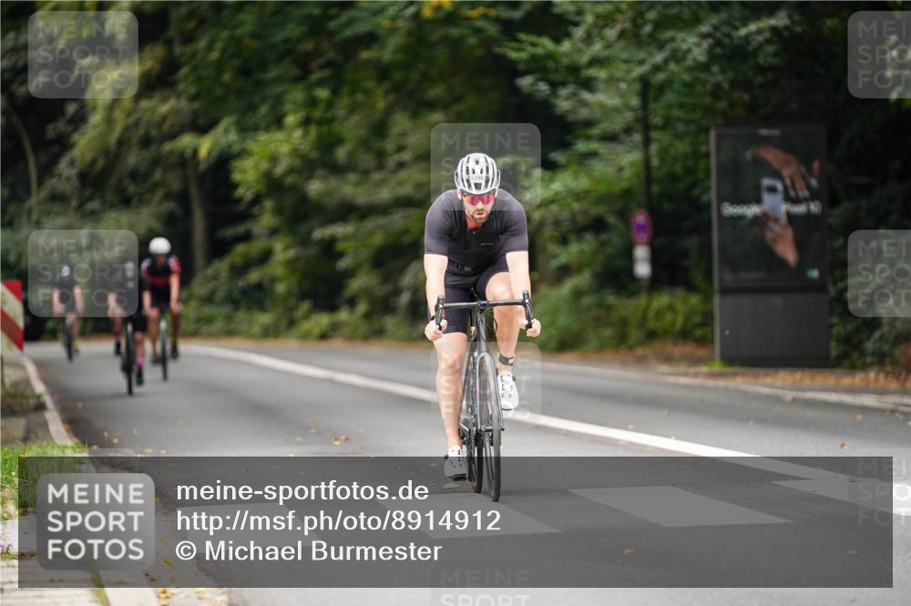 14.09.2025 - Stadtparktriathlon Michael Burmester http://msf.ph/oto/8914912 14.09.2025 12:45:15 Radfahren 1231, 1396, 1420 meine-sportfotos.de