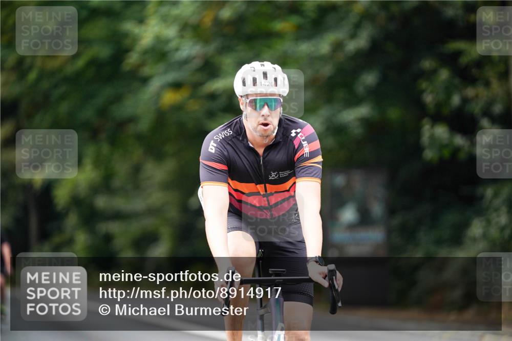 14.09.2025 - Stadtparktriathlon Michael Burmester http://msf.ph/oto/8914917 14.09.2025 12:45:21 Radfahren 1231, 1380, 1396, 1420 meine-sportfotos.de