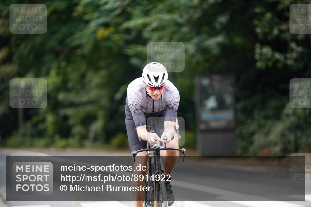 14.09.2025 - Stadtparktriathlon Michael Burmester http://msf.ph/oto/8914922 14.09.2025 12:45:35 Radfahren 1345, 1347, 1369 meine-sportfotos.de