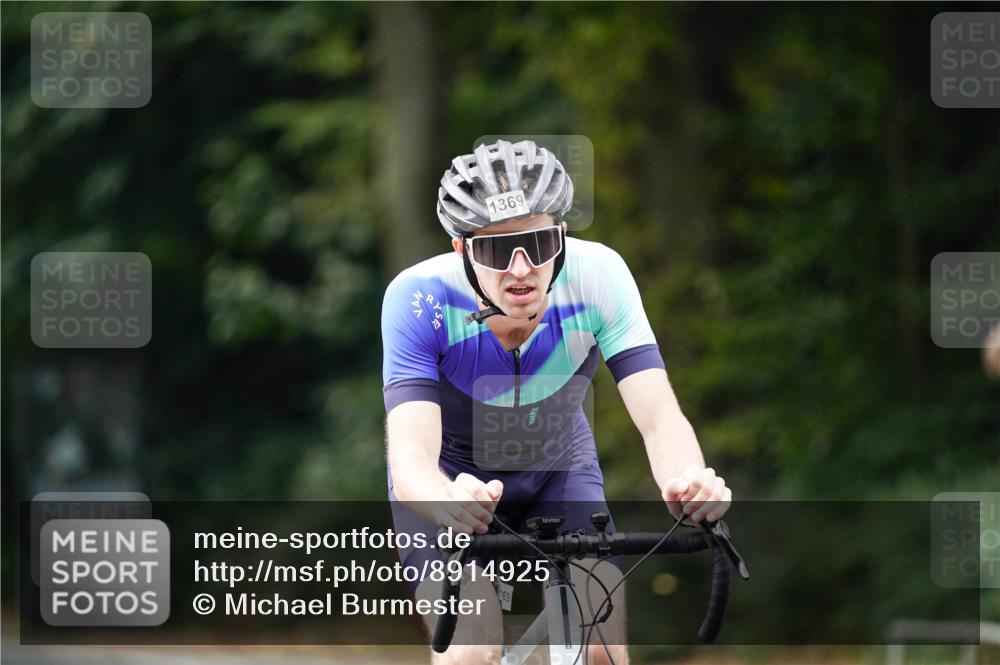 14.09.2025 - Stadtparktriathlon Michael Burmester http://msf.ph/oto/8914925 14.09.2025 12:45:37 Radfahren 1344, 1345, 1347, 1369 meine-sportfotos.de