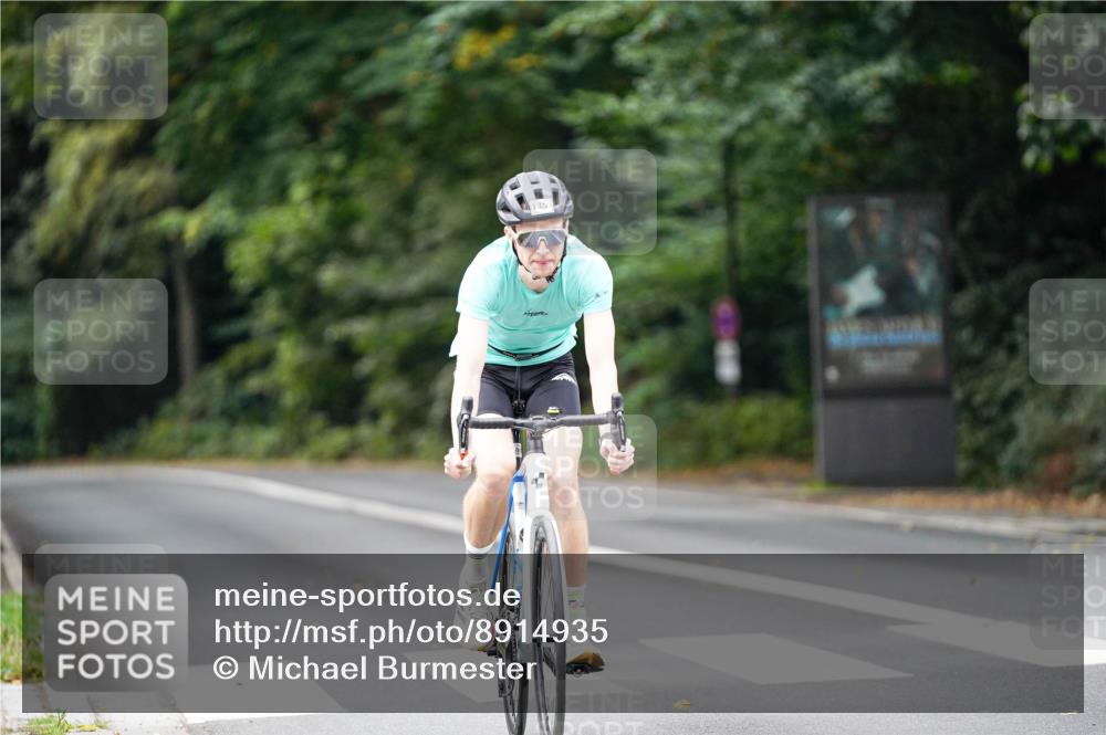 14.09.2025 - Stadtparktriathlon Michael Burmester http://msf.ph/oto/8914935 14.09.2025 12:45:49 Radfahren 1308, 1344, 1345, 1359 meine-sportfotos.de