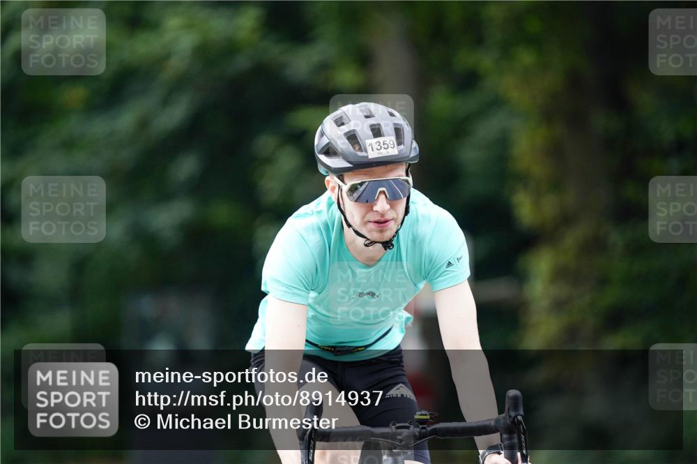 14.09.2025 - Stadtparktriathlon Michael Burmester http://msf.ph/oto/8914937 14.09.2025 12:45:50 Radfahren 1308, 1344, 1359 meine-sportfotos.de