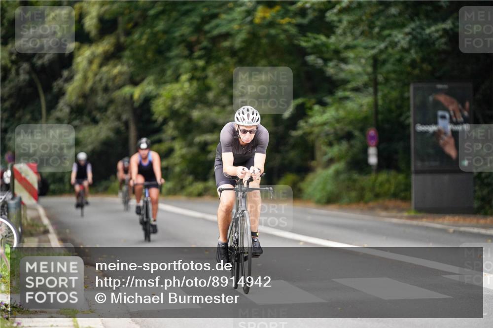 14.09.2025 - Stadtparktriathlon Michael Burmester http://msf.ph/oto/8914942 14.09.2025 12:46:11 Radfahren 1241, 1319, 1368, 1413, 1417 meine-sportfotos.de