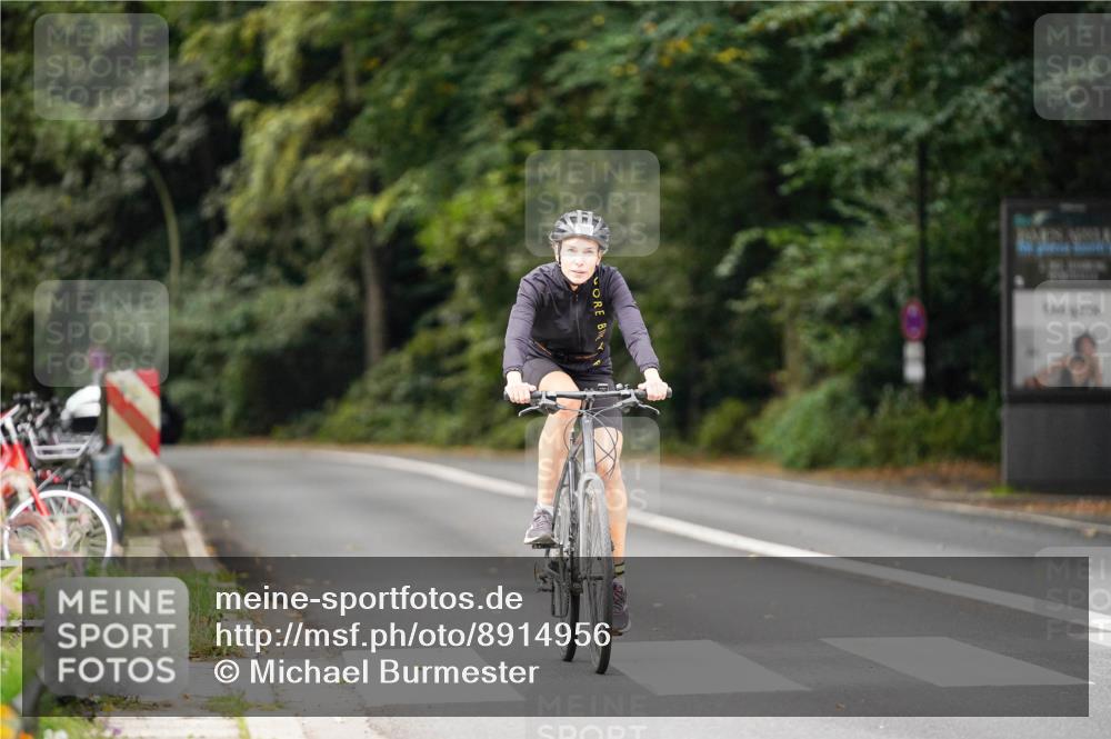 14.09.2025 - Stadtparktriathlon Michael Burmester http://msf.ph/oto/8914956 14.09.2025 12:46:26 Radfahren 1281, 1290, 1335 meine-sportfotos.de