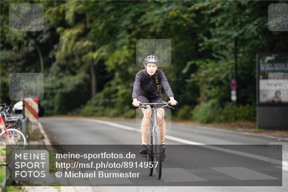 14.09.2025 - Stadtparktriathlon Michael Burmester http://msf.ph/oto/8914957 14.09.2025 12:46:26 Radfahren 1281, 1290, 1335 meine-sportfotos.de