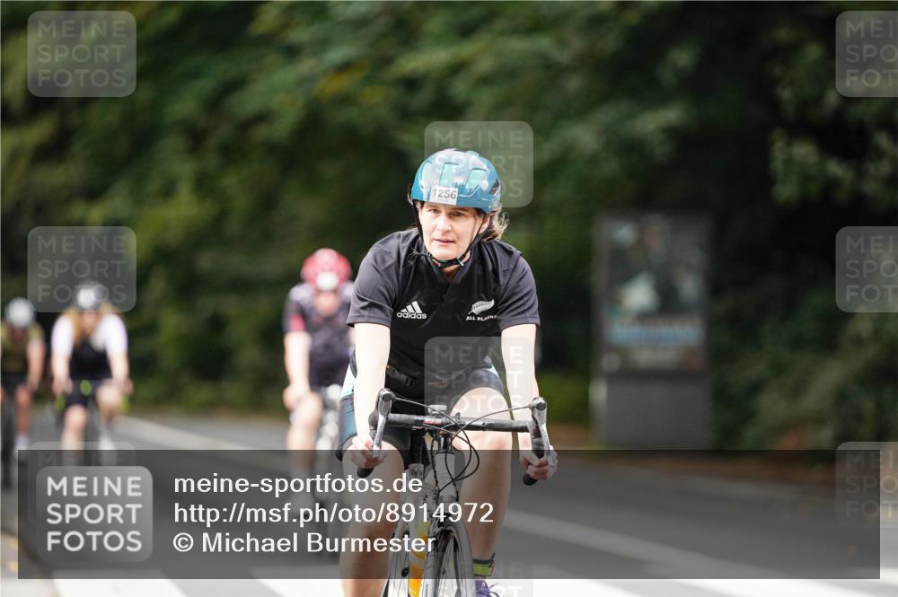 14.09.2025 - Stadtparktriathlon Michael Burmester http://msf.ph/oto/8914972 14.09.2025 12:46:58 Radfahren 1256, 1273, 1326, 1357, 1410 meine-sportfotos.de