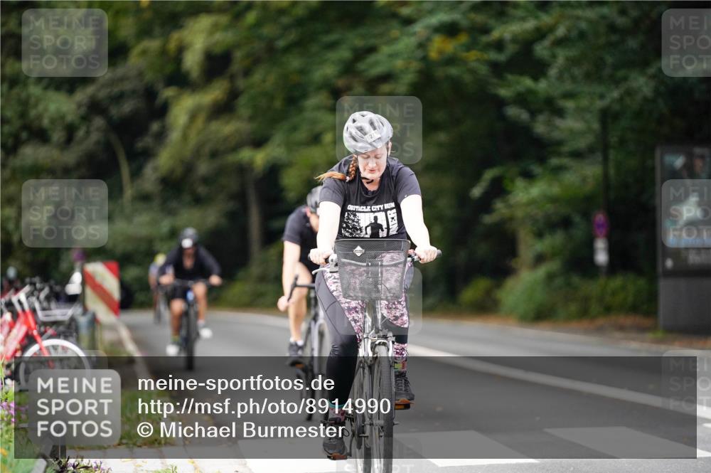 14.09.2025 - Stadtparktriathlon Michael Burmester http://msf.ph/oto/8914990 14.09.2025 12:47:26 Radfahren 1200, 1215, 1275, 1370, 1382 meine-sportfotos.de