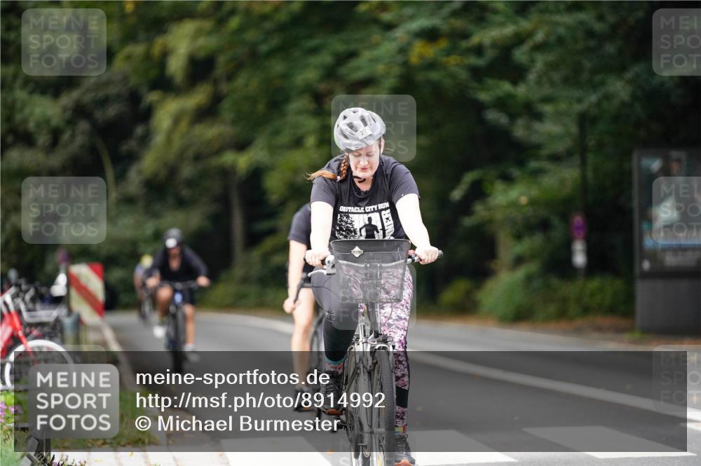 14.09.2025 - Stadtparktriathlon Michael Burmester http://msf.ph/oto/8914992 14.09.2025 12:47:26 Radfahren 1200, 1215, 1275, 1370, 1382 meine-sportfotos.de