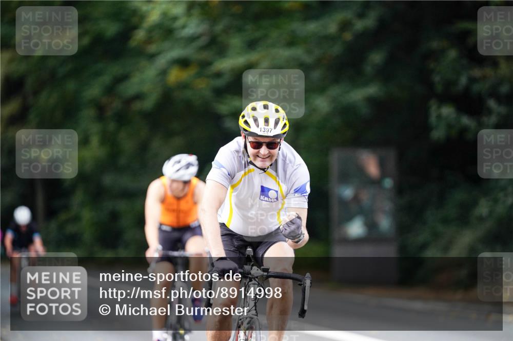 14.09.2025 - Stadtparktriathlon Michael Burmester http://msf.ph/oto/8914998 14.09.2025 12:47:36 Radfahren 1215, 1261, 1349, 1397, 1414 meine-sportfotos.de