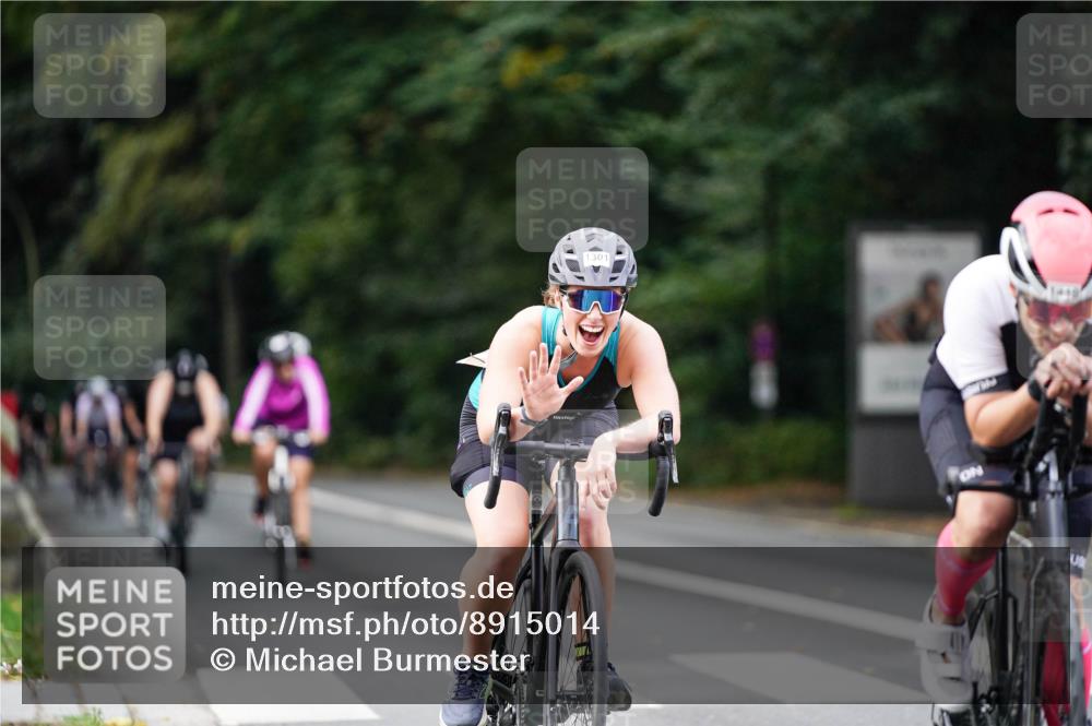 14.09.2025 - Stadtparktriathlon Michael Burmester http://msf.ph/oto/8915014 14.09.2025 12:47:46 Radfahren 1224, 1239, 1248, 1261, 1274, 1278, 1301, 1310, 1330, 1349, 1394, 1419 meine-sportfotos.de