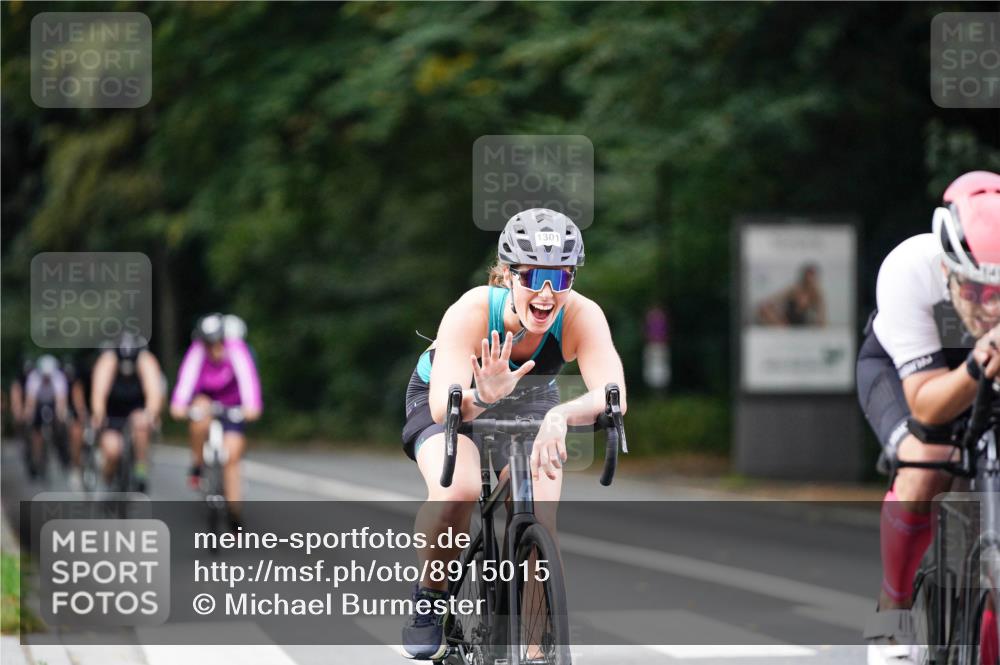 14.09.2025 - Stadtparktriathlon Michael Burmester http://msf.ph/oto/8915015 14.09.2025 12:47:46 Radfahren 1224, 1239, 1248, 1261, 1274, 1278, 1301, 1310, 1330, 1349, 1394, 1419 meine-sportfotos.de