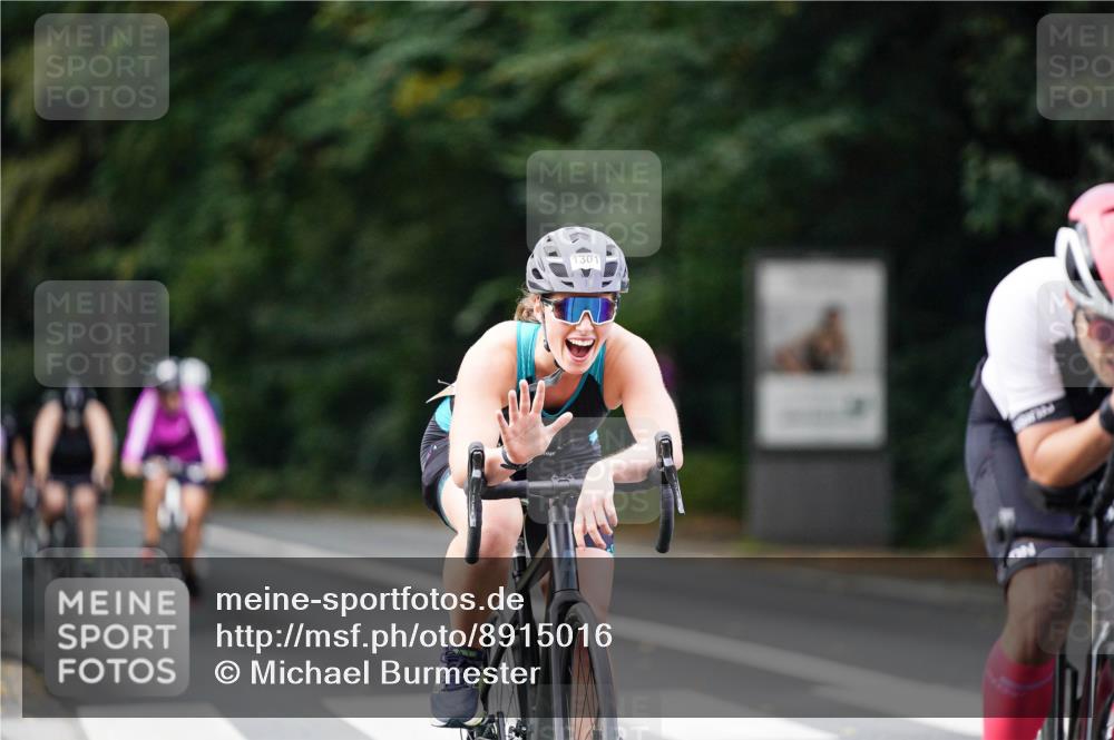 14.09.2025 - Stadtparktriathlon Michael Burmester http://msf.ph/oto/8915016 14.09.2025 12:47:46 Radfahren 1224, 1239, 1248, 1261, 1274, 1278, 1301, 1310, 1330, 1349, 1394, 1419 meine-sportfotos.de