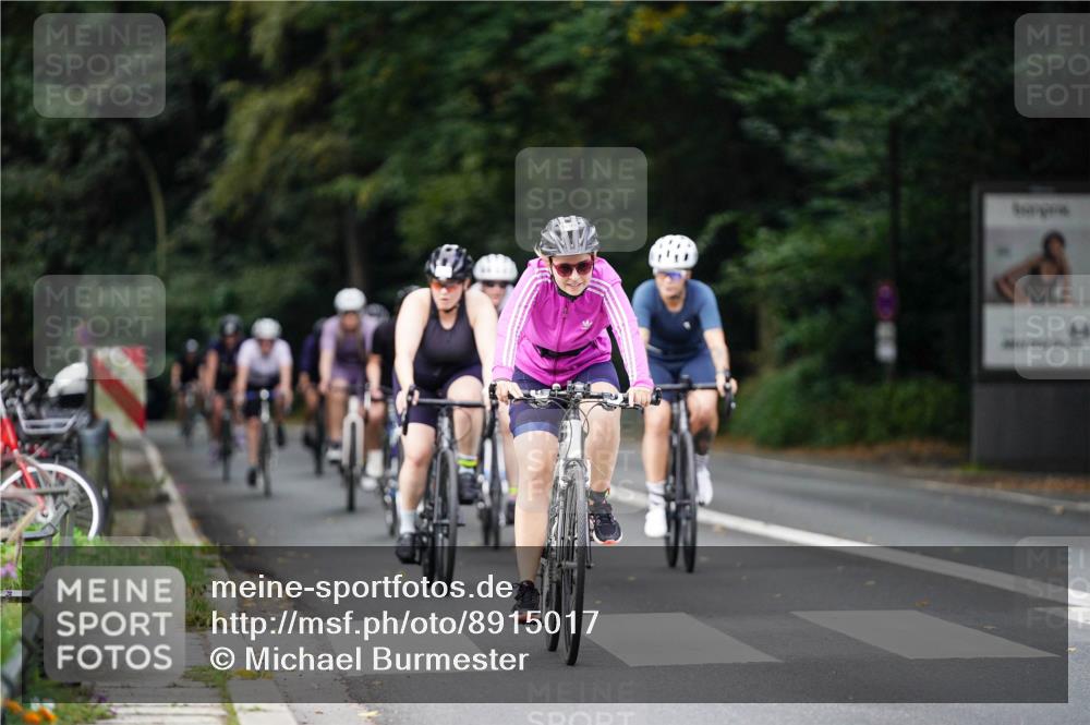 14.09.2025 - Stadtparktriathlon Michael Burmester http://msf.ph/oto/8915017 14.09.2025 12:47:48 Radfahren 1224, 1239, 1245, 1247, 1248, 1263, 1274, 1278, 1301, 1310, 1330, 1349, 1394, 1419 meine-sportfotos.de