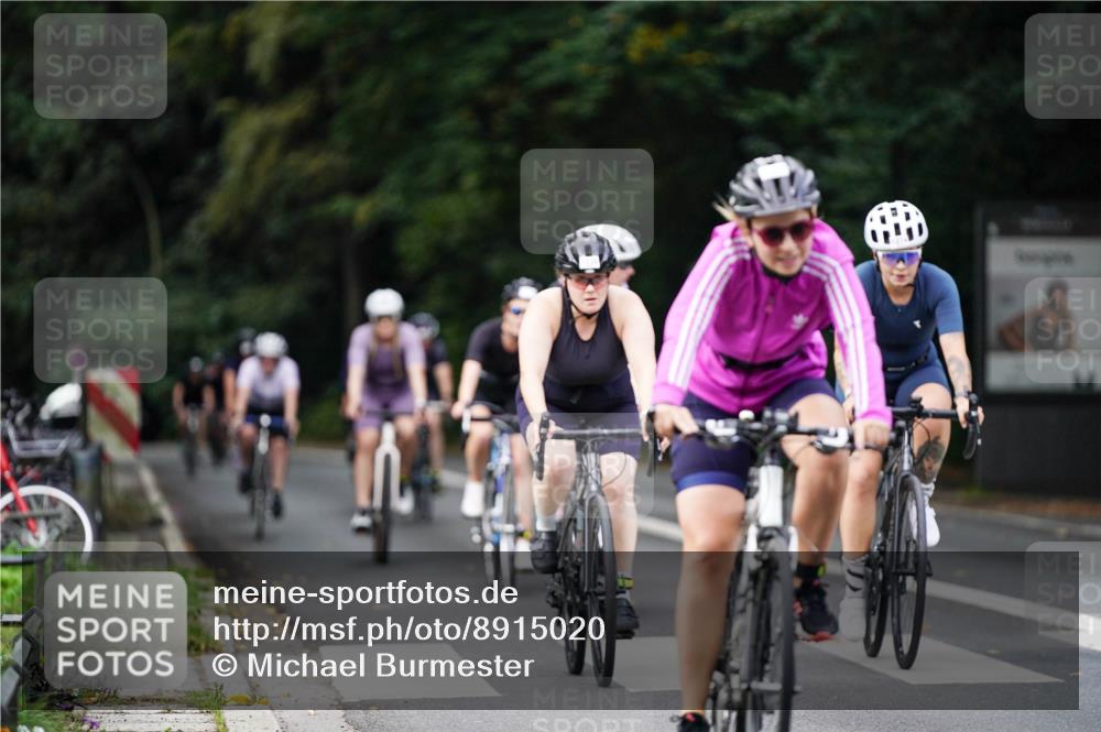 14.09.2025 - Stadtparktriathlon Michael Burmester http://msf.ph/oto/8915020 14.09.2025 12:47:49 Radfahren 1224, 1239, 1245, 1247, 1248, 1263, 1274, 1278, 1301, 1310, 1330, 1349, 1394, 1419 meine-sportfotos.de