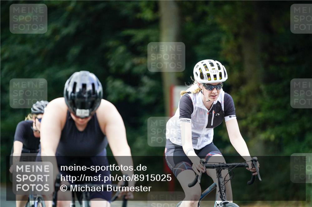 14.09.2025 - Stadtparktriathlon Michael Burmester http://msf.ph/oto/8915025 14.09.2025 12:47:51 Radfahren 1224, 1239, 1245, 1247, 1248, 1263, 1274, 1278, 1301, 1310, 1316, 1330, 1394, 1419 meine-sportfotos.de