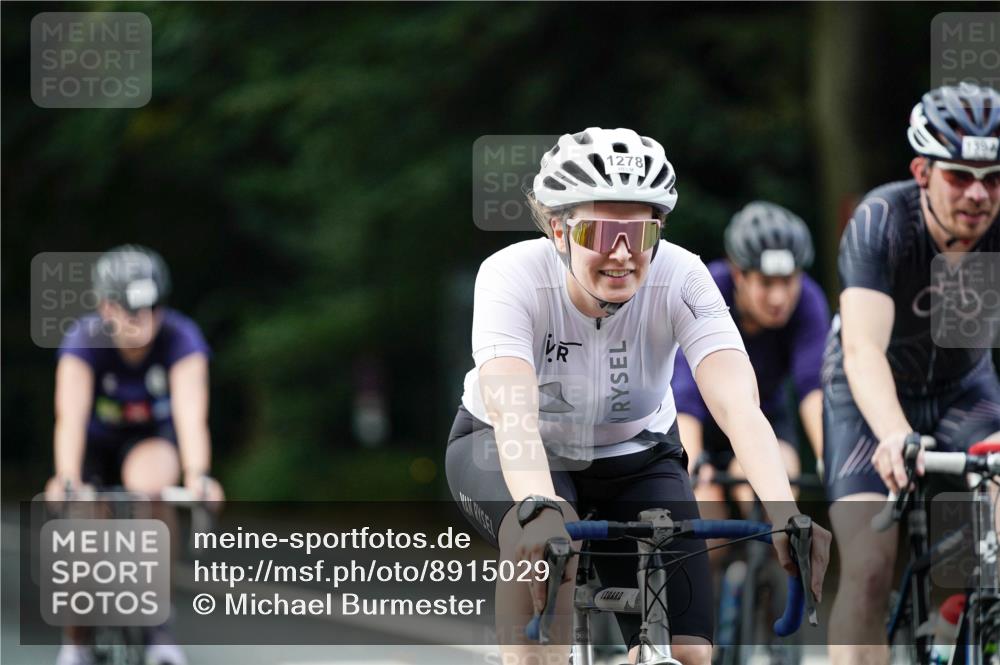 14.09.2025 - Stadtparktriathlon Michael Burmester http://msf.ph/oto/8915029 14.09.2025 12:47:54 Radfahren 1224, 1239, 1245, 1247, 1248, 1263, 1274, 1278, 1310, 1316, 1330, 1387, 1394 meine-sportfotos.de