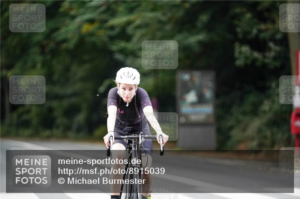 14.09.2025 - Stadtparktriathlon Michael Burmester http://msf.ph/oto/8915039 14.09.2025 12:48:06 Radfahren 1251, 1353, 1387 meine-sportfotos.de