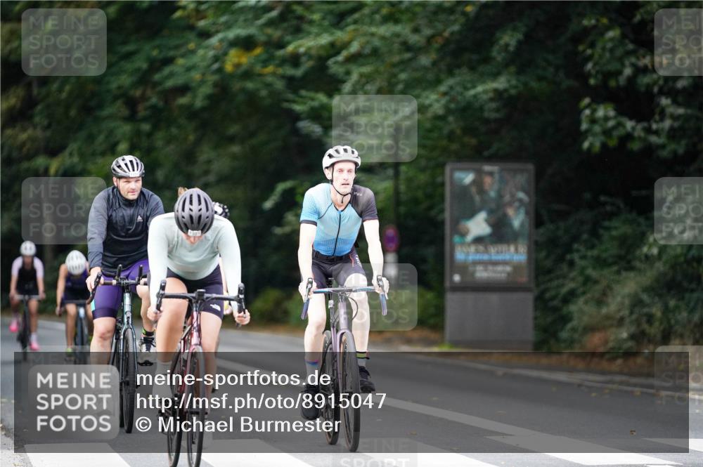 14.09.2025 - Stadtparktriathlon Michael Burmester http://msf.ph/oto/8915047 14.09.2025 12:48:20 Radfahren 1249, 1306, 1321, 1327, 1353, 1358, 1374, 1389 meine-sportfotos.de