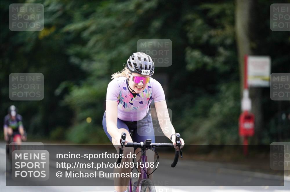 14.09.2025 - Stadtparktriathlon Michael Burmester http://msf.ph/oto/8915087 14.09.2025 12:49:22 Radfahren 1229, 1237, 1255, 1304, 1385 meine-sportfotos.de