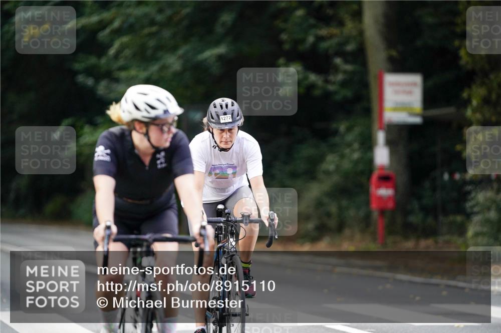 14.09.2025 - Stadtparktriathlon Michael Burmester http://msf.ph/oto/8915110 14.09.2025 12:49:44 Radfahren 1272, 1295, 1312, 1328, 1352, 1415 meine-sportfotos.de