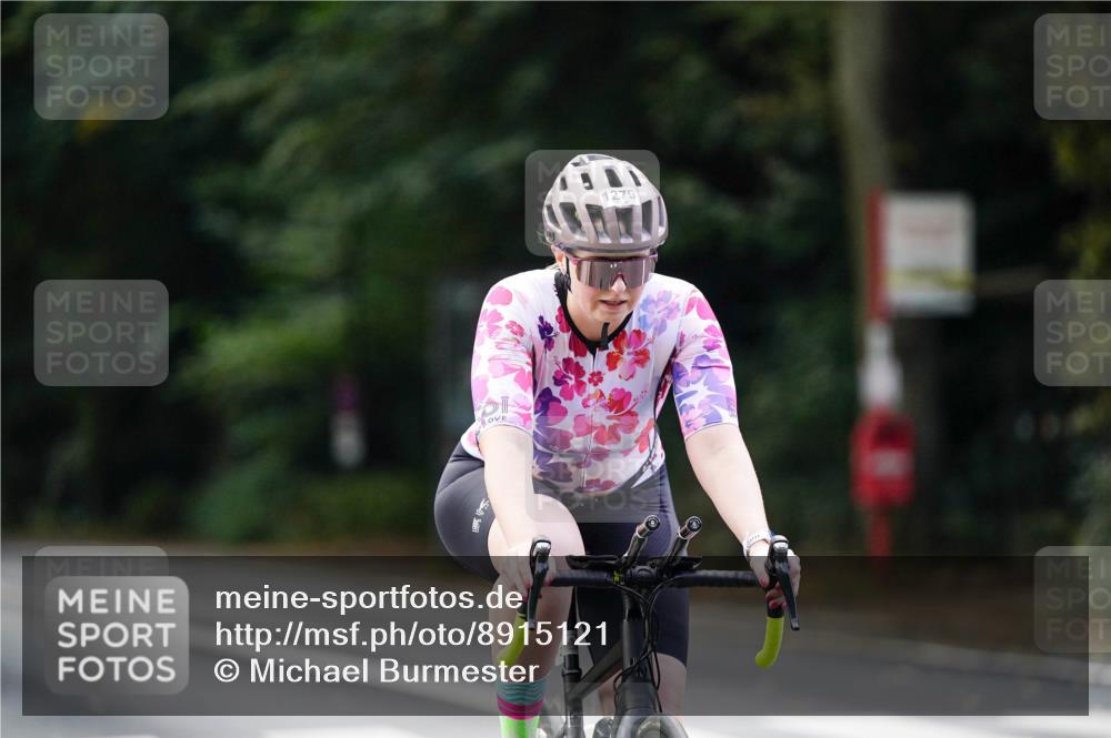 14.09.2025 - Stadtparktriathlon Michael Burmester http://msf.ph/oto/8915121 14.09.2025 12:50:01 Radfahren 1279, 1287, 1297, 1367, 1399 meine-sportfotos.de