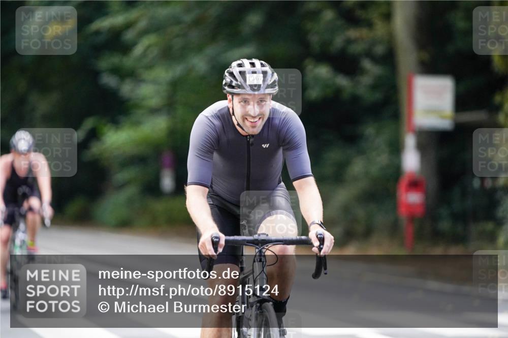 14.09.2025 - Stadtparktriathlon Michael Burmester http://msf.ph/oto/8915124 14.09.2025 12:50:07 Radfahren 1279, 1297, 1367, 1407 meine-sportfotos.de