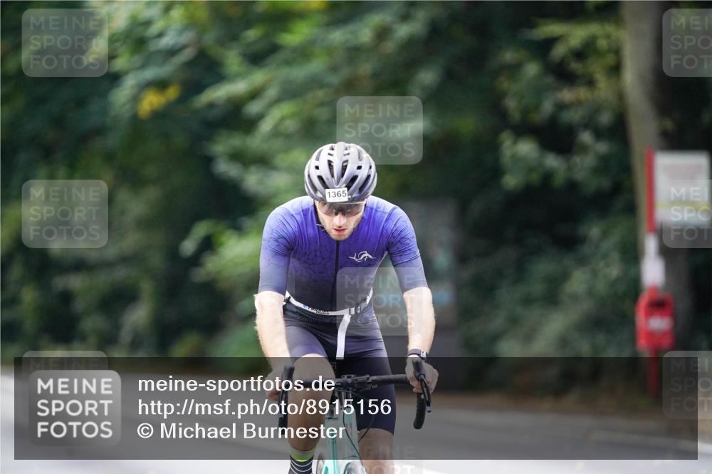 14.09.2025 - Stadtparktriathlon Michael Burmester http://msf.ph/oto/8915156 14.09.2025 12:50:41 Radfahren 1365, 1373 meine-sportfotos.de