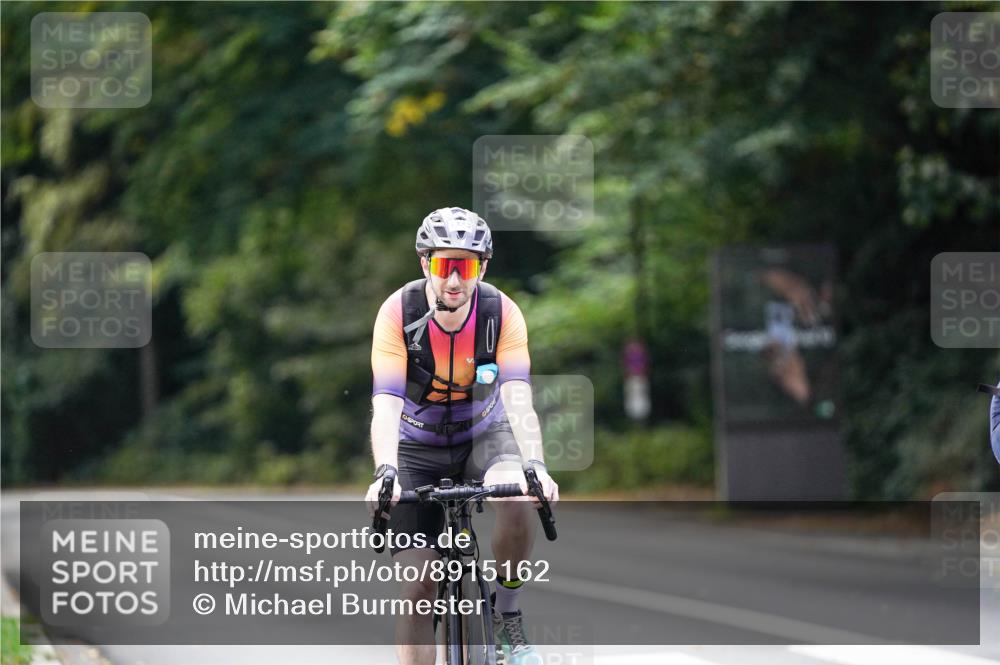 14.09.2025 - Stadtparktriathlon Michael Burmester http://msf.ph/oto/8915162 14.09.2025 12:50:49 Radfahren 1242, 1343, 1373 meine-sportfotos.de