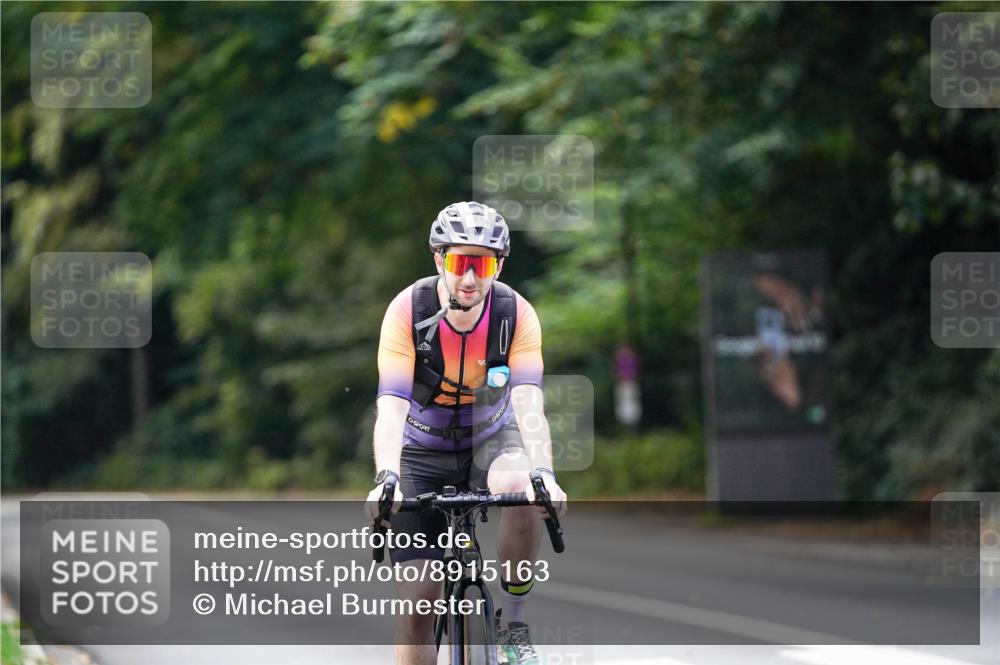 14.09.2025 - Stadtparktriathlon Michael Burmester http://msf.ph/oto/8915163 14.09.2025 12:50:49 Radfahren 1242, 1343, 1373 meine-sportfotos.de