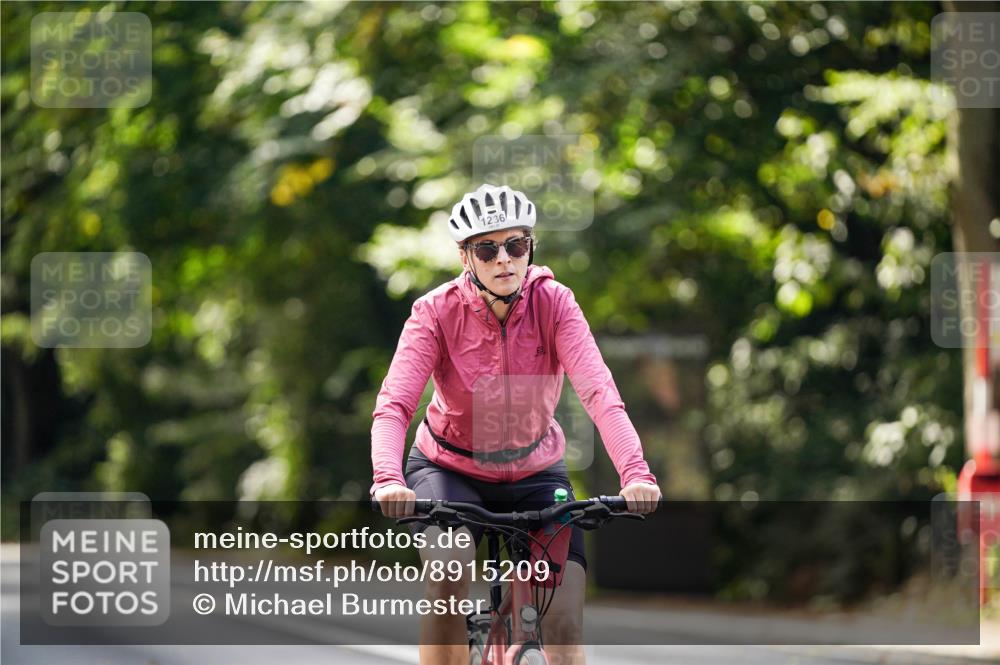 14.09.2025 - Stadtparktriathlon Michael Burmester http://msf.ph/oto/8915209 14.09.2025 12:51:47 Radfahren 1236, 1325, 1356 meine-sportfotos.de