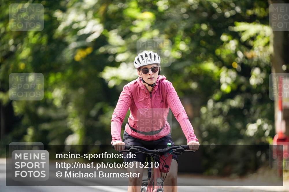14.09.2025 - Stadtparktriathlon Michael Burmester http://msf.ph/oto/8915210 14.09.2025 12:51:47 Radfahren 1236, 1325, 1356 meine-sportfotos.de