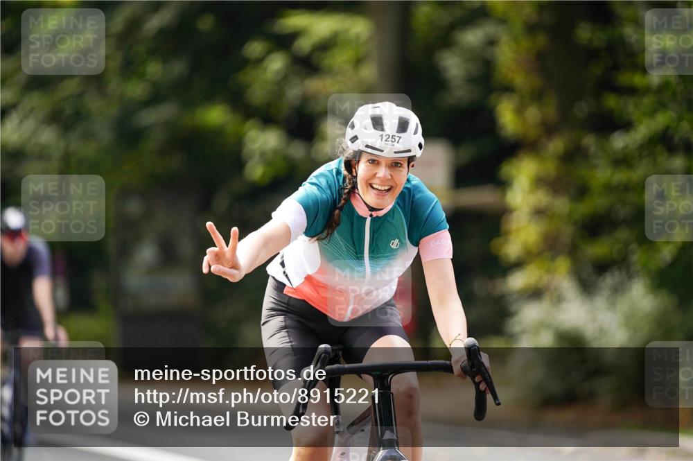 14.09.2025 - Stadtparktriathlon Michael Burmester http://msf.ph/oto/8915221 14.09.2025 12:52:03 Radfahren 1257, 1339, 1341, 1347, 1377, 1381, 1392 meine-sportfotos.de