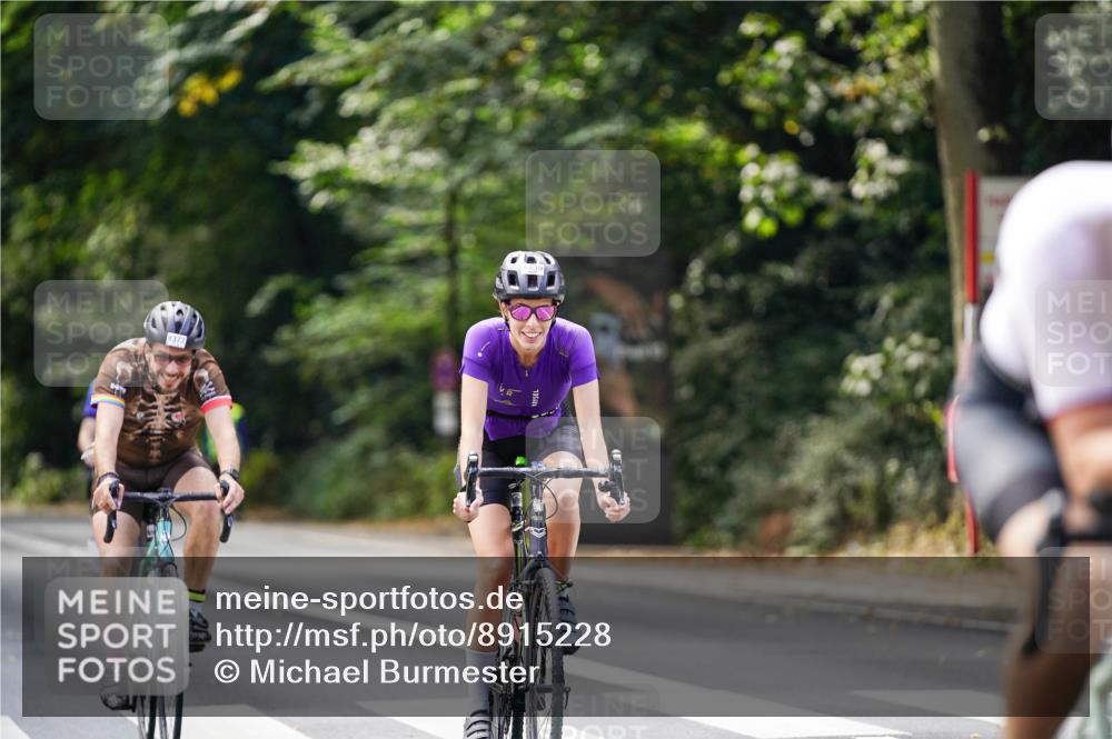 14.09.2025 - Stadtparktriathlon Michael Burmester http://msf.ph/oto/8915228 14.09.2025 12:52:10 Radfahren 1339, 1347, 1369, 1377, 1381, 1392 meine-sportfotos.de