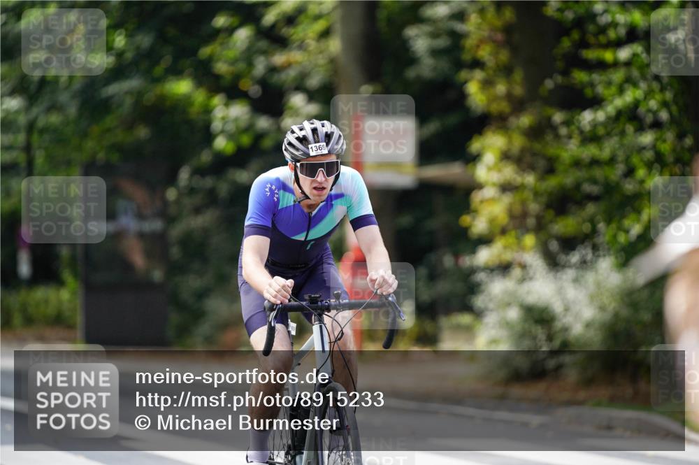 14.09.2025 - Stadtparktriathlon Michael Burmester http://msf.ph/oto/8915233 14.09.2025 12:52:12 Radfahren 1339, 1344, 1347, 1369, 1377, 1381 meine-sportfotos.de