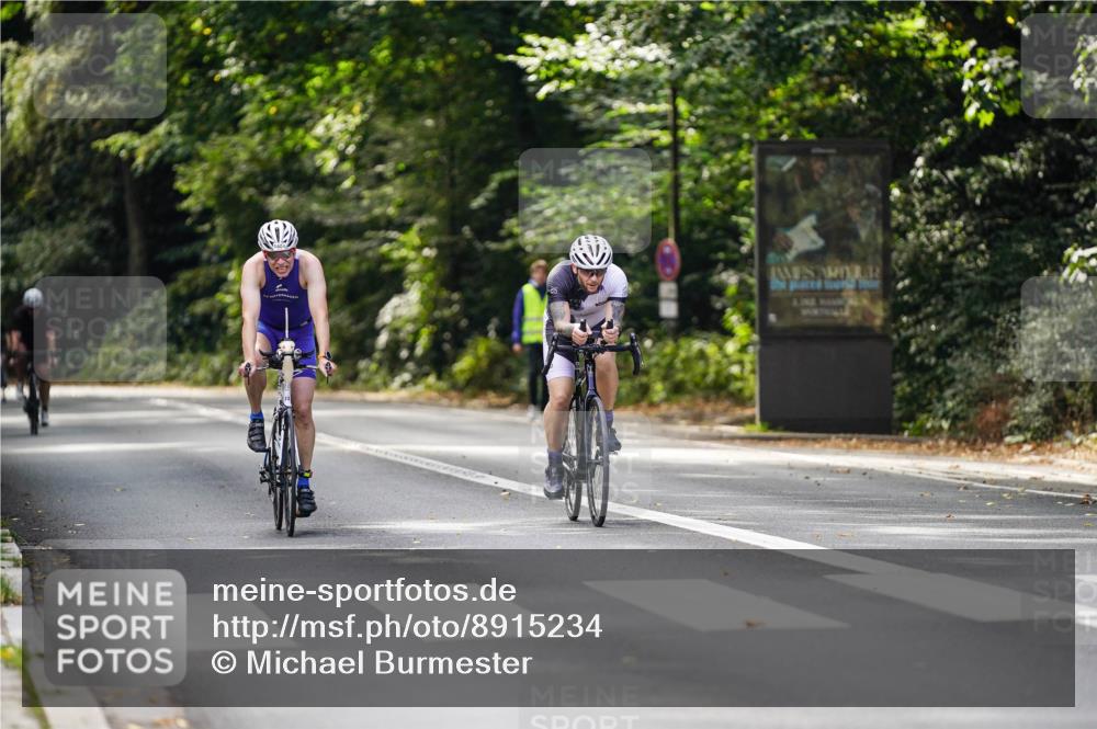 14.09.2025 - Stadtparktriathlon Michael Burmester http://msf.ph/oto/8915234 14.09.2025 12:52:18 Radfahren 1344, 1369, 1396, 1404 meine-sportfotos.de