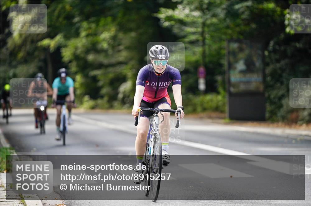 14.09.2025 - Stadtparktriathlon Michael Burmester http://msf.ph/oto/8915257 14.09.2025 12:52:44 Radfahren 1315, 1322, 1351, 1359, 1417 meine-sportfotos.de