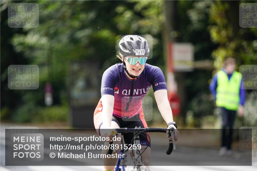 14.09.2025 - Stadtparktriathlon Michael Burmester http://msf.ph/oto/8915259 14.09.2025 12:52:45 Radfahren 1293, 1315, 1322, 1351, 1359, 1417 meine-sportfotos.de