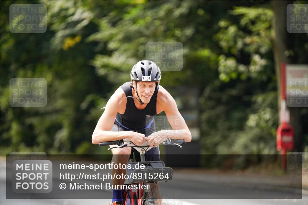 14.09.2025 - Stadtparktriathlon Michael Burmester http://msf.ph/oto/8915264 14.09.2025 12:52:49 Radfahren 1293, 1315, 1322, 1351, 1359 meine-sportfotos.de