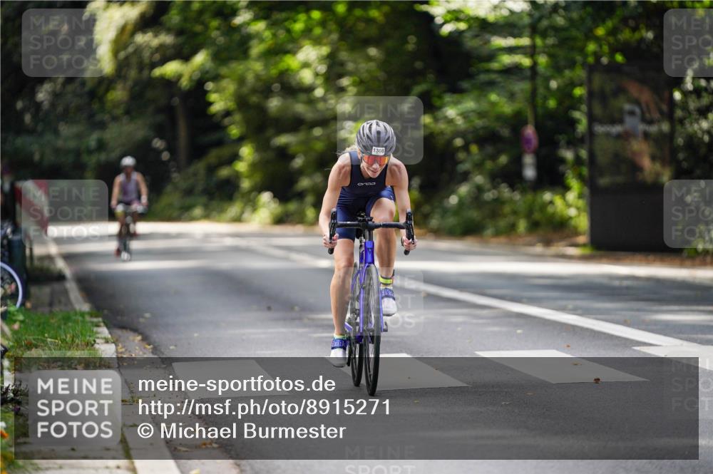 14.09.2025 - Stadtparktriathlon Michael Burmester http://msf.ph/oto/8915271 14.09.2025 12:53:34 Radfahren 1300, 1308 meine-sportfotos.de
