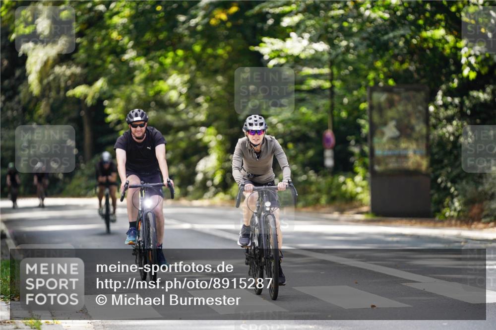 14.09.2025 - Stadtparktriathlon Michael Burmester http://msf.ph/oto/8915287 14.09.2025 12:53:55 Radfahren 1324, 1350, 1380, 1382, 1420 meine-sportfotos.de