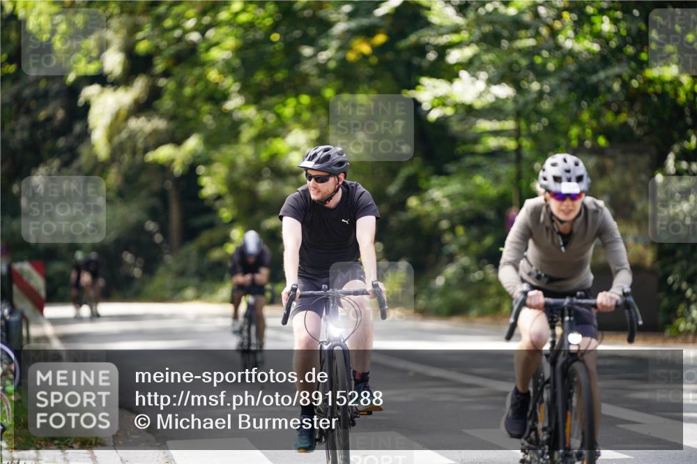 14.09.2025 - Stadtparktriathlon Michael Burmester http://msf.ph/oto/8915288 14.09.2025 12:53:57 Radfahren 1324, 1350, 1360, 1382, 1420 meine-sportfotos.de
