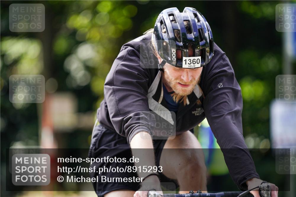 14.09.2025 - Stadtparktriathlon Michael Burmester http://msf.ph/oto/8915293 14.09.2025 12:54:06 Radfahren 1246, 1360, 1382 meine-sportfotos.de