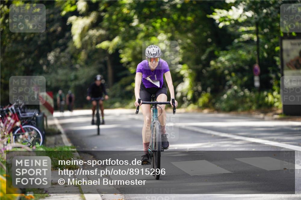 14.09.2025 - Stadtparktriathlon Michael Burmester http://msf.ph/oto/8915296 14.09.2025 12:54:17 Radfahren 1246, 1290, 1291 meine-sportfotos.de