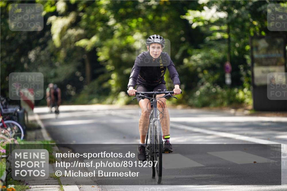 14.09.2025 - Stadtparktriathlon Michael Burmester http://msf.ph/oto/8915297 14.09.2025 12:54:20 Radfahren 1241, 1290, 1291 meine-sportfotos.de