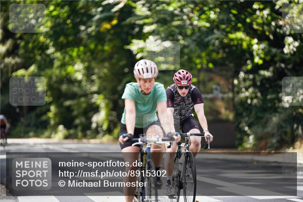 14.09.2025 - Stadtparktriathlon Michael Burmester http://msf.ph/oto/8915302 14.09.2025 12:54:32 Radfahren 1241, 1307, 1410 meine-sportfotos.de