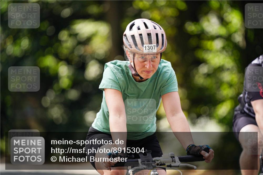 14.09.2025 - Stadtparktriathlon Michael Burmester http://msf.ph/oto/8915304 14.09.2025 12:54:33 Radfahren 1241, 1307, 1342, 1410 meine-sportfotos.de