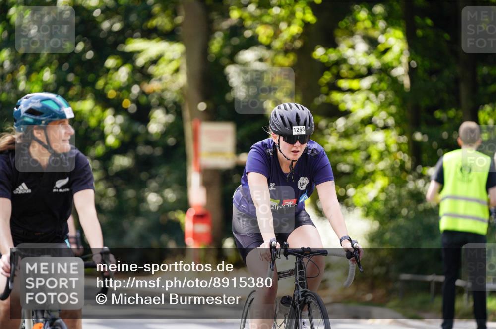 14.09.2025 - Stadtparktriathlon Michael Burmester http://msf.ph/oto/8915380 14.09.2025 12:56:22 Radfahren 1256, 1263, 1278, 1283, 1367, 1400, 1415, 1492, 1499, 1510 meine-sportfotos.de