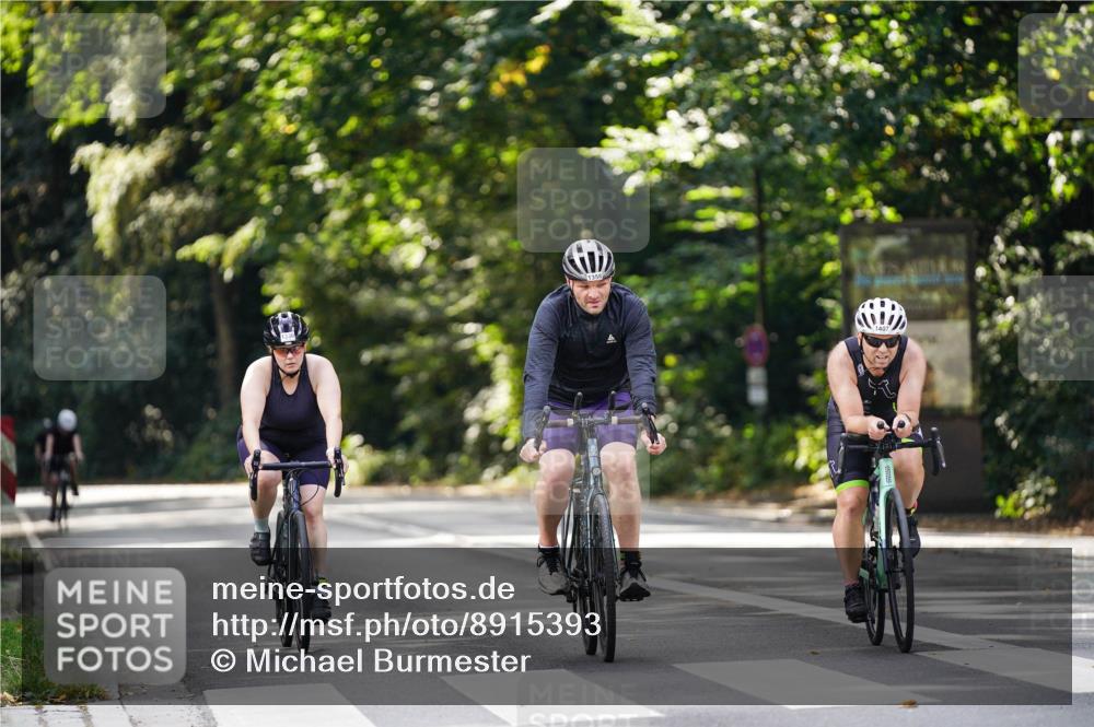 14.09.2025 - Stadtparktriathlon Michael Burmester http://msf.ph/oto/8915393 14.09.2025 12:56:39 Radfahren 1330, 1358, 1385, 1407 meine-sportfotos.de